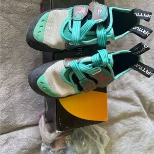 Climbing Shoes - Teal and Black